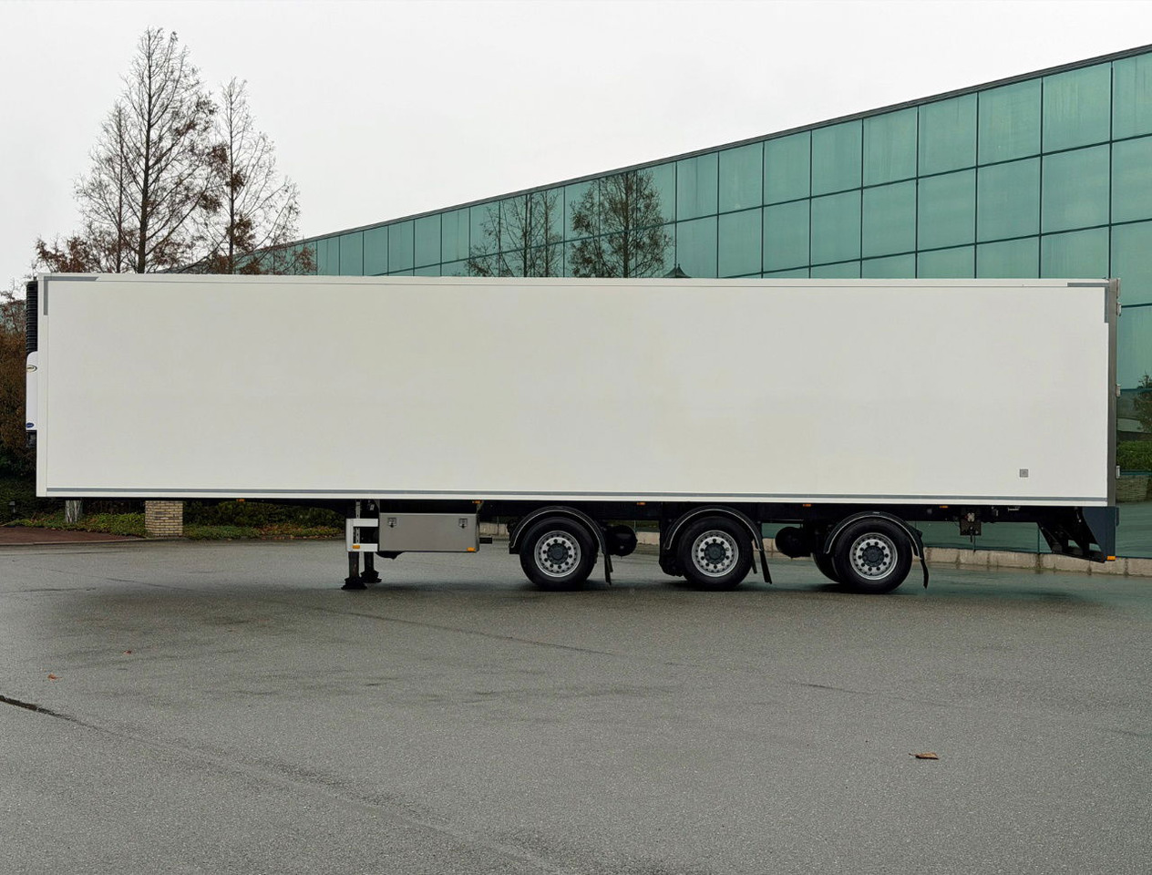 HTF Heiwo 1340 x 250 x 265 Carrier Maxima 2x Liftas Stuuras Super Staat - Chladírenský návěs: obrázek 2 HTF Heiwo 1340 x 250 x 265 Carrier Maxima 2x Liftas Stuuras Super Staat - Chladírenský návěs: obrázek 2