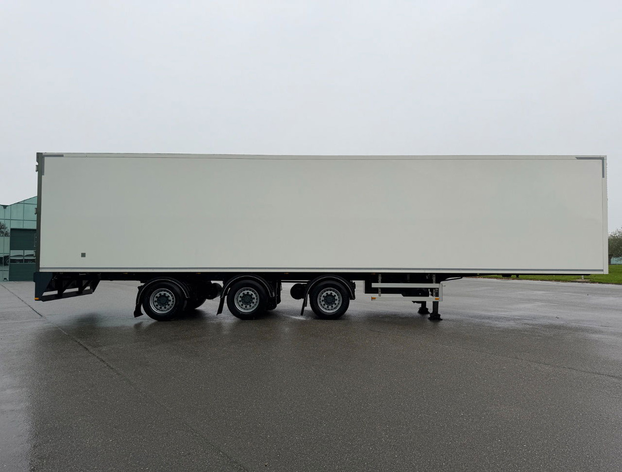 HTF Heiwo 1340 x 250 x 265 Carrier Maxima 2x Liftas Stuuras Super Staat - Chladírenský návěs: obrázek 5 HTF Heiwo 1340 x 250 x 265 Carrier Maxima 2x Liftas Stuuras Super Staat - Chladírenský návěs: obrázek 5