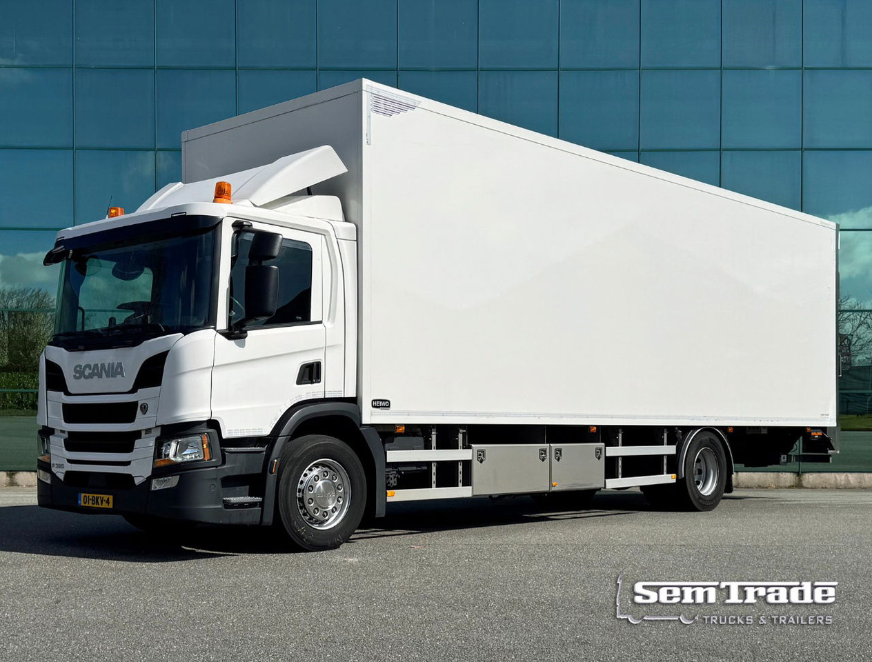 Scania P320 Heiwo 16 Karrenbak 275 CM Hoog Kachel 2.500 KG Klep Super Staat - Skříňový nákladní auto: obrázek 1 Scania P320 Heiwo 16 Karrenbak 275 CM Hoog Kachel 2.500 KG Klep Super Staat - Skříňový nákladní auto: obrázek 1