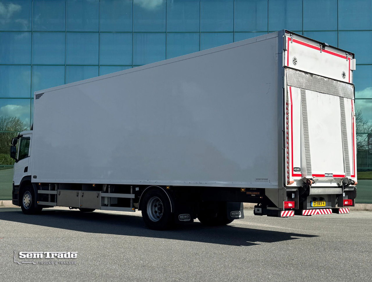 Scania P320 Heiwo 16 Karrenbak 275 CM Hoog Kachel 2.500 KG Klep Super Staat - Skříňový nákladní auto: obrázek 3 Scania P320 Heiwo 16 Karrenbak 275 CM Hoog Kachel 2.500 KG Klep Super Staat - Skříňový nákladní auto: obrázek 3