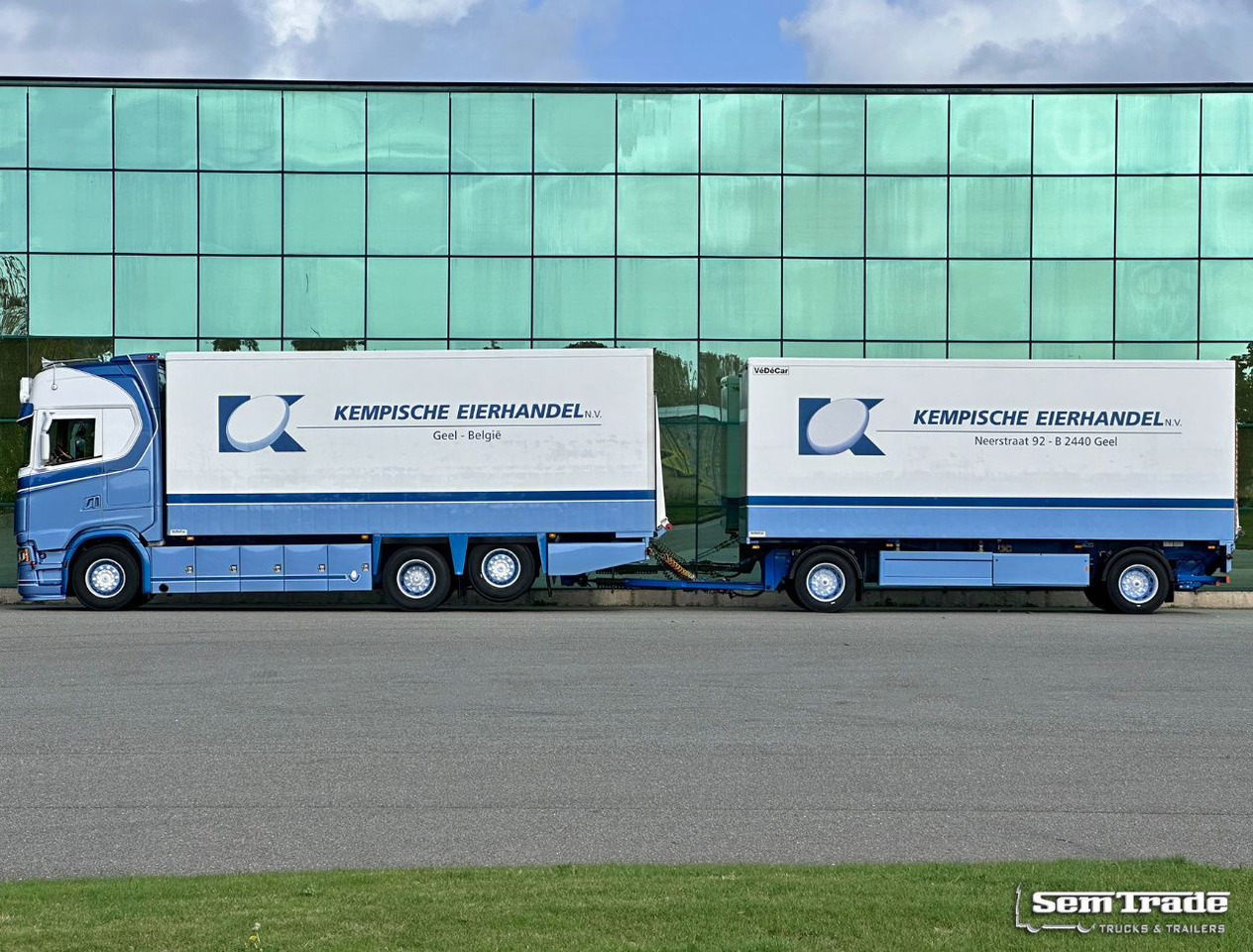 Scania S650 V8 NGS Only 193.000 KM Full Options FullY Isolated Body Special Show Truck / Combi NEW Condition - Chladírenský nákladní automobil: obrázek 3 Scania S650 V8 NGS Only 193.000 KM Full Options FullY Isolated Body Special Show Truck / Combi NEW Condition - Chladírenský nákladní automobil: obrázek 3