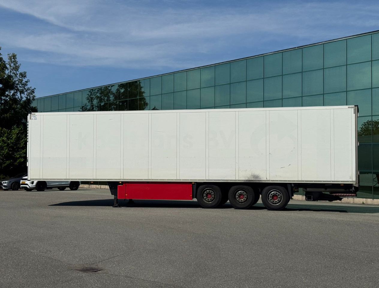 Schmitz Cargobull SCBS3B 270 CM High Flower Wide Liftaxle Tail Lift NL Trailer 6 - Chladírenský návěs: obrázek 2 Schmitz Cargobull SCBS3B 270 CM High Flower Wide Liftaxle Tail Lift NL Trailer 6 - Chladírenský návěs: obrázek 2