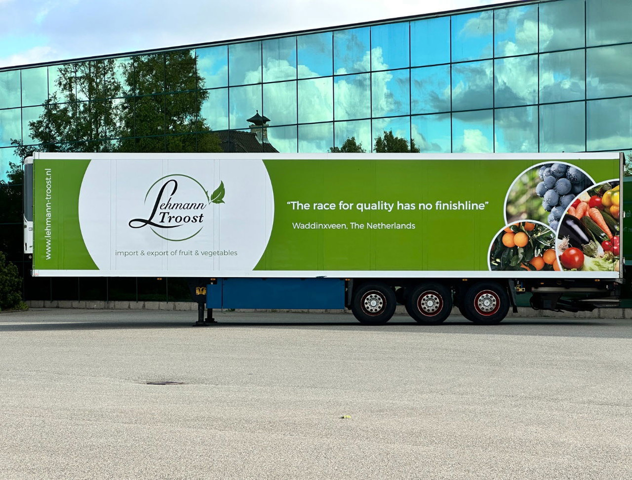 Schmitz Cargobull SKO 24 Thermo King SLX 200 Only 3645 Engine Hours 2X Lift Axle Flowerwide 270 CM High Inside Tail Lift NL-Trailer - Chladírenský návěs: obrázek 2 Schmitz Cargobull SKO 24 Thermo King SLX 200 Only 3645 Engine Hours 2X Lift Axle Flowerwide 270 CM High Inside Tail Lift NL-Trailer - Chladírenský návěs: obrázek 2