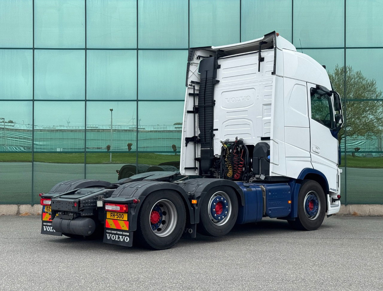 Volvo FH Globetrotter 6X2 701.000 KM Super Condition NL Truck - Tahač: obrázek 4 Volvo FH Globetrotter 6X2 701.000 KM Super Condition NL Truck - Tahač: obrázek 4