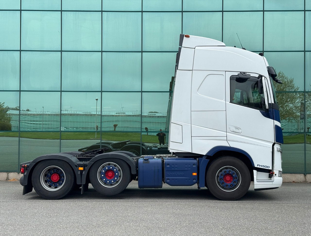 Volvo FH Globetrotter 6X2 701.000 KM Super Condition NL Truck - Tahač: obrázek 5 Volvo FH Globetrotter 6X2 701.000 KM Super Condition NL Truck - Tahač: obrázek 5