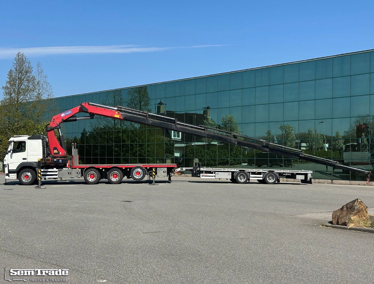 Volvo FMX 540 8X4 HMF 6020 K8 Kraan 231.000 KM + 2023 Sterk Trailer Super Condit - Auto s hydraulickou rukou: obrázek 2 Volvo FMX 540 8X4 HMF 6020 K8 Kraan 231.000 KM + 2023 Sterk Trailer Super Condit - Auto s hydraulickou rukou: obrázek 2