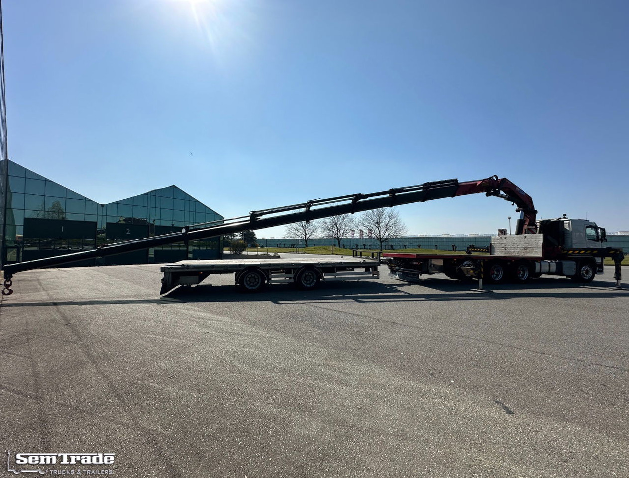 Volvo FMX 540 8X4 HMF 6020 K8 Kraan 231.000 KM + 2023 Sterk Trailer Super Condit - Auto s hydraulickou rukou: obrázek 4 Volvo FMX 540 8X4 HMF 6020 K8 Kraan 231.000 KM + 2023 Sterk Trailer Super Condit - Auto s hydraulickou rukou: obrázek 4