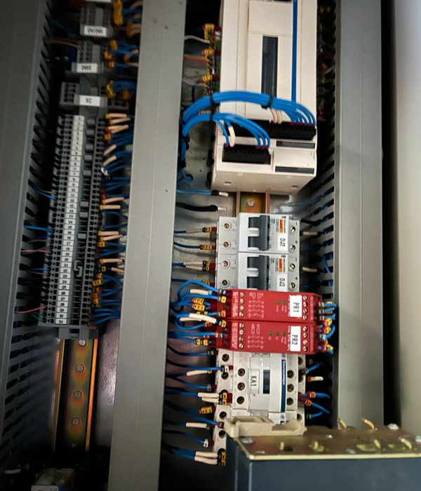 Armoires electriques completes ou nue - Průmyslová technika: obrázek 4 Armoires electriques completes ou nue - Průmyslová technika: obrázek 4