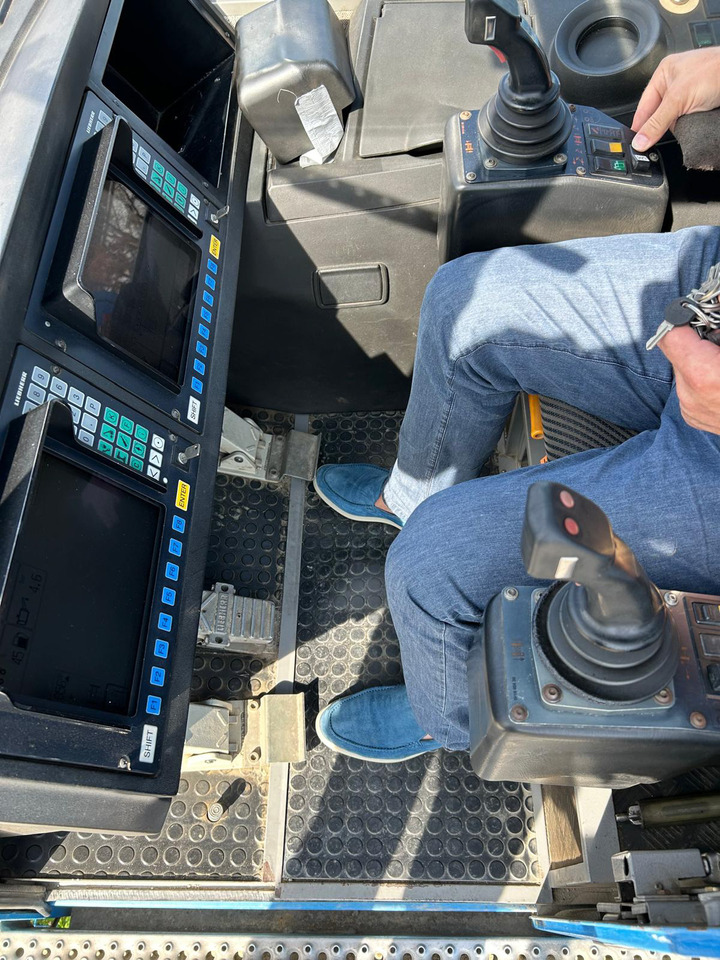 Autojeřáb LIEBHERR LTM 1500-8.1: obrázek 9