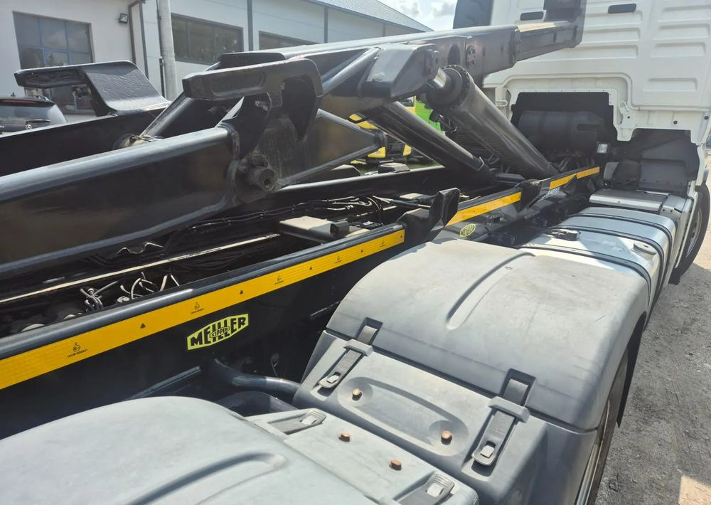 MAN TGX 26-460 Hakowiec oś skrętna - Hákový nosič kontejnerů: obrázek 5 MAN TGX 26-460 Hakowiec oś skrętna - Hákový nosič kontejnerů: obrázek 5