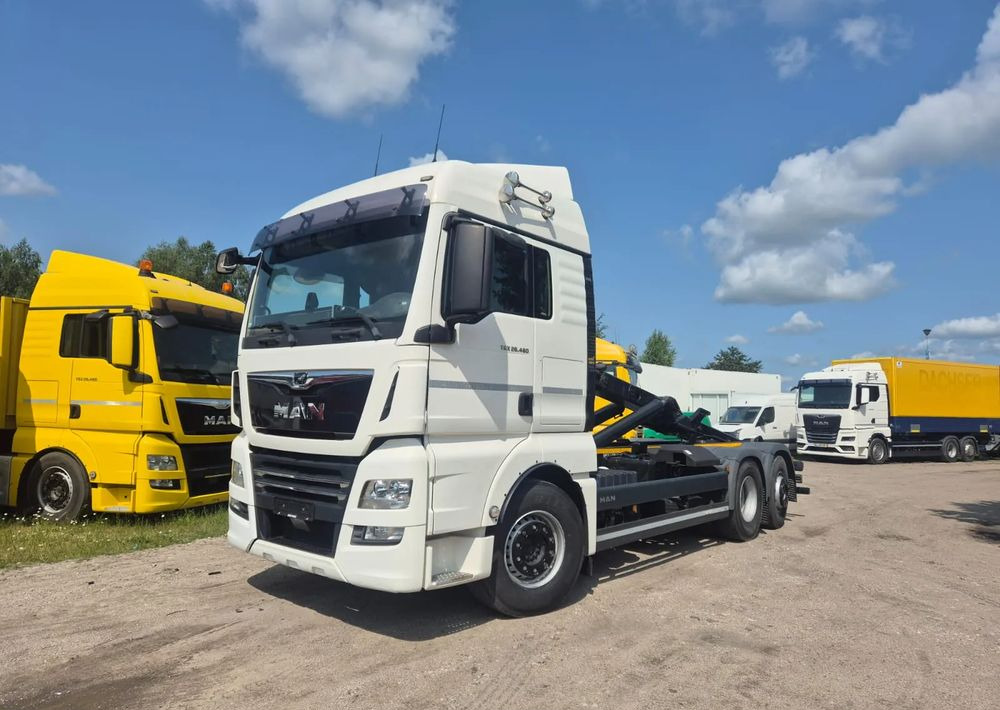 MAN TGX 26-460 oś skrętna Hakowiec - Hákový nosič kontejnerů: obrázek 4 MAN TGX 26-460 oś skrętna Hakowiec - Hákový nosič kontejnerů: obrázek 4