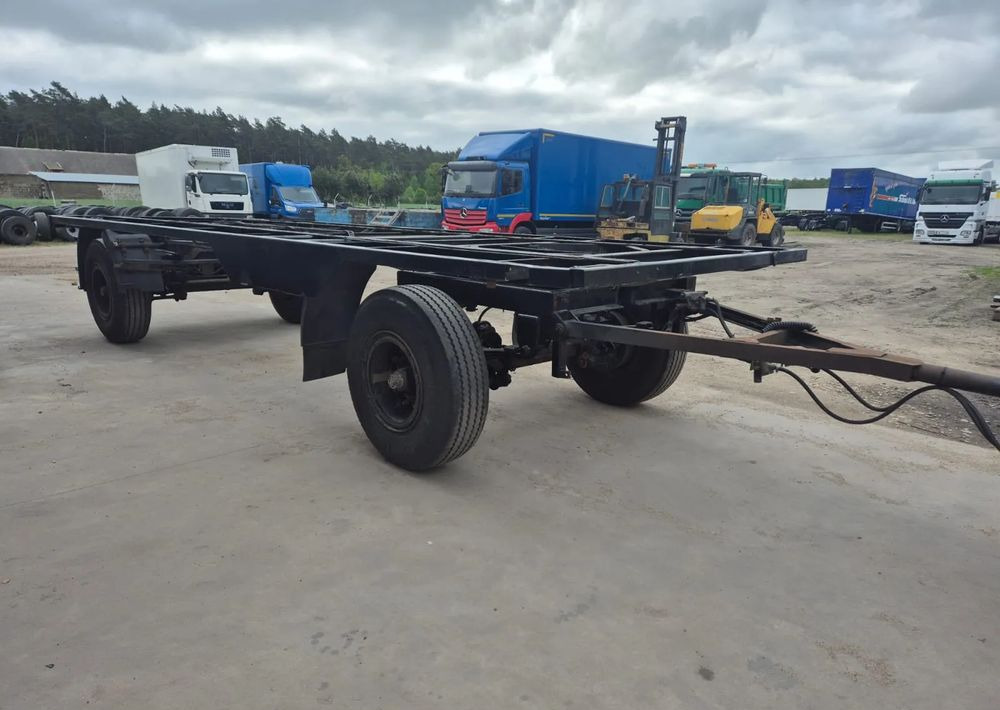 Schmitz Cargobull Przyczepa Krone na resorze - Přívěs-podvozek: obrázek 4 Schmitz Cargobull Przyczepa Krone na resorze - Přívěs-podvozek: obrázek 4