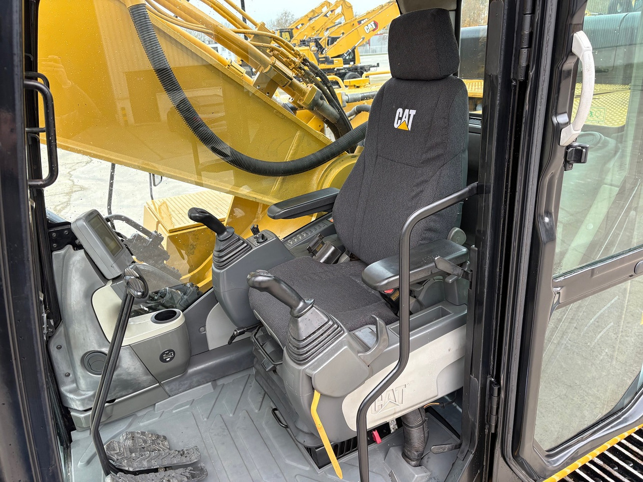 Pásové rýpadlo CATERPILLAR 345DL: obrázek 15 Pásové rýpadlo CATERPILLAR 345DL: obrázek 15