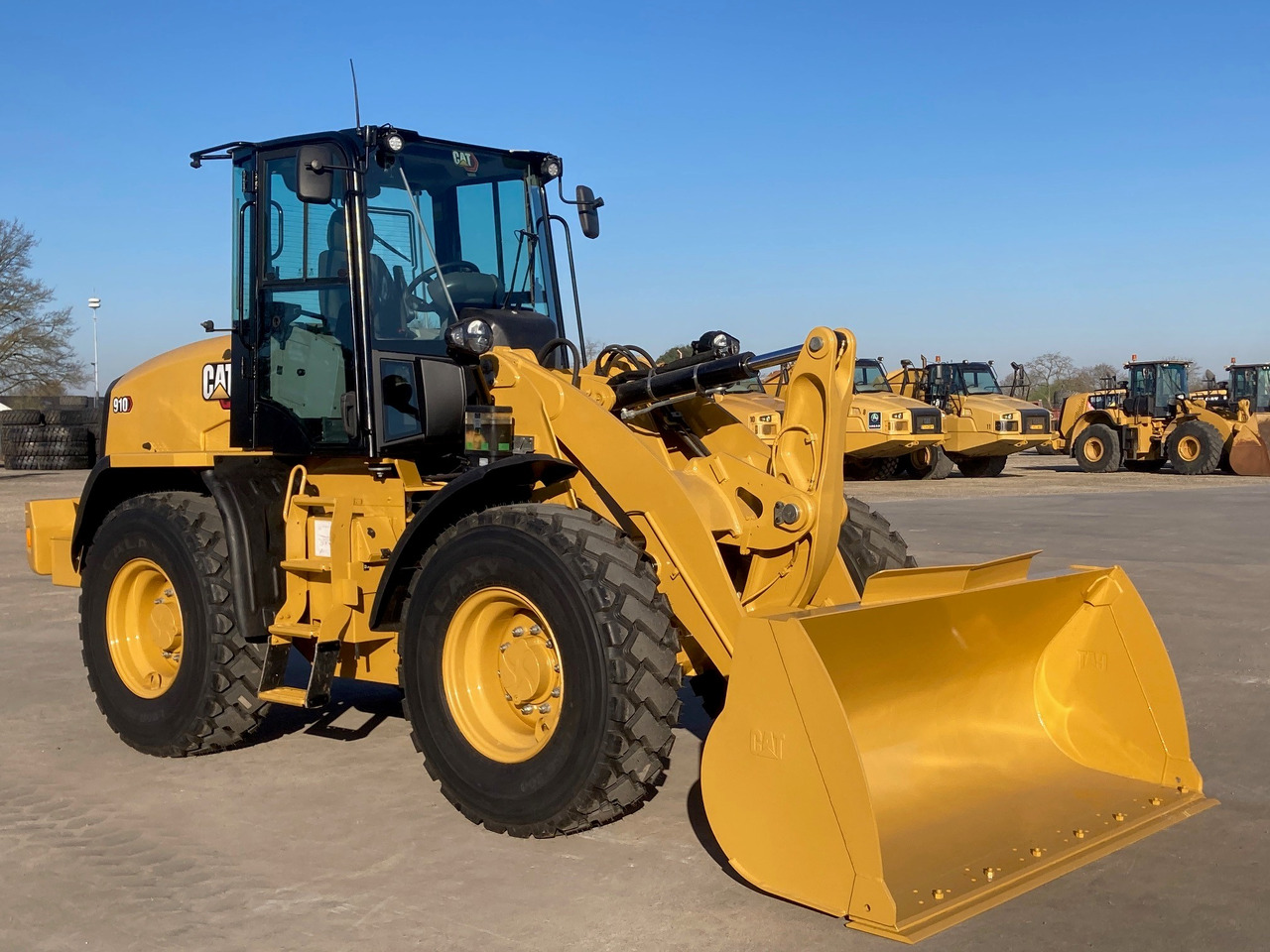 CATERPILLAR 910 - Kolový nakladač: obrázek 4 CATERPILLAR 910 - Kolový nakladač: obrázek 4