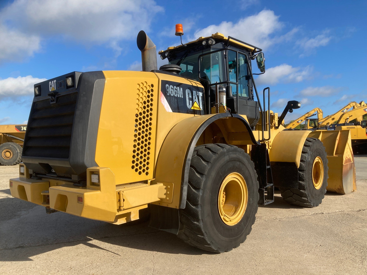 CATERPILLAR 966M - Kolový nakladač: obrázek 4 CATERPILLAR 966M - Kolový nakladač: obrázek 4