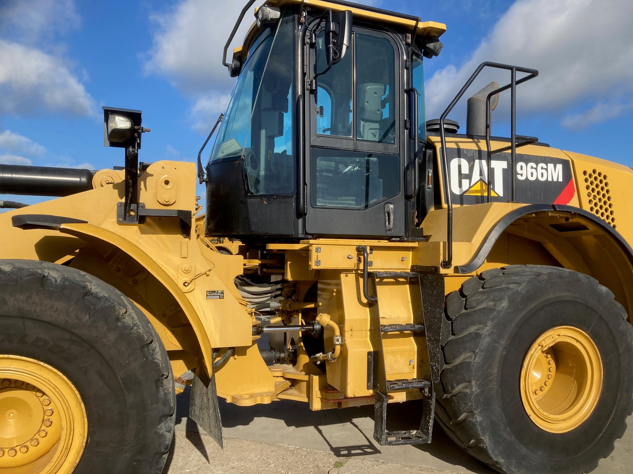 CATERPILLAR 966M - Kolový nakladač: obrázek 2 CATERPILLAR 966M - Kolový nakladač: obrázek 2