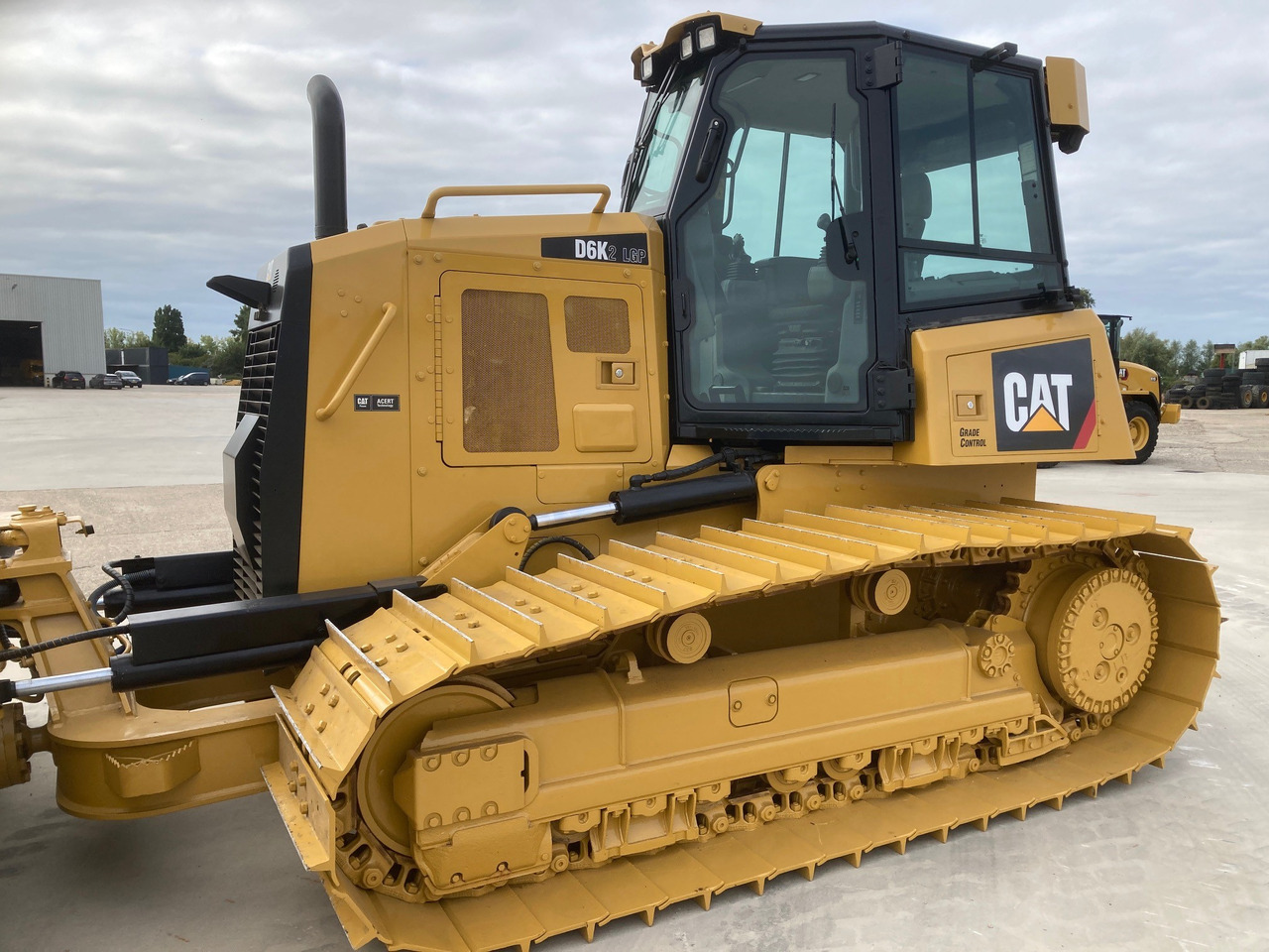CATERPILLAR D6K2 LGP - Buldozer: obrázek 2 CATERPILLAR D6K2 LGP - Buldozer: obrázek 2
