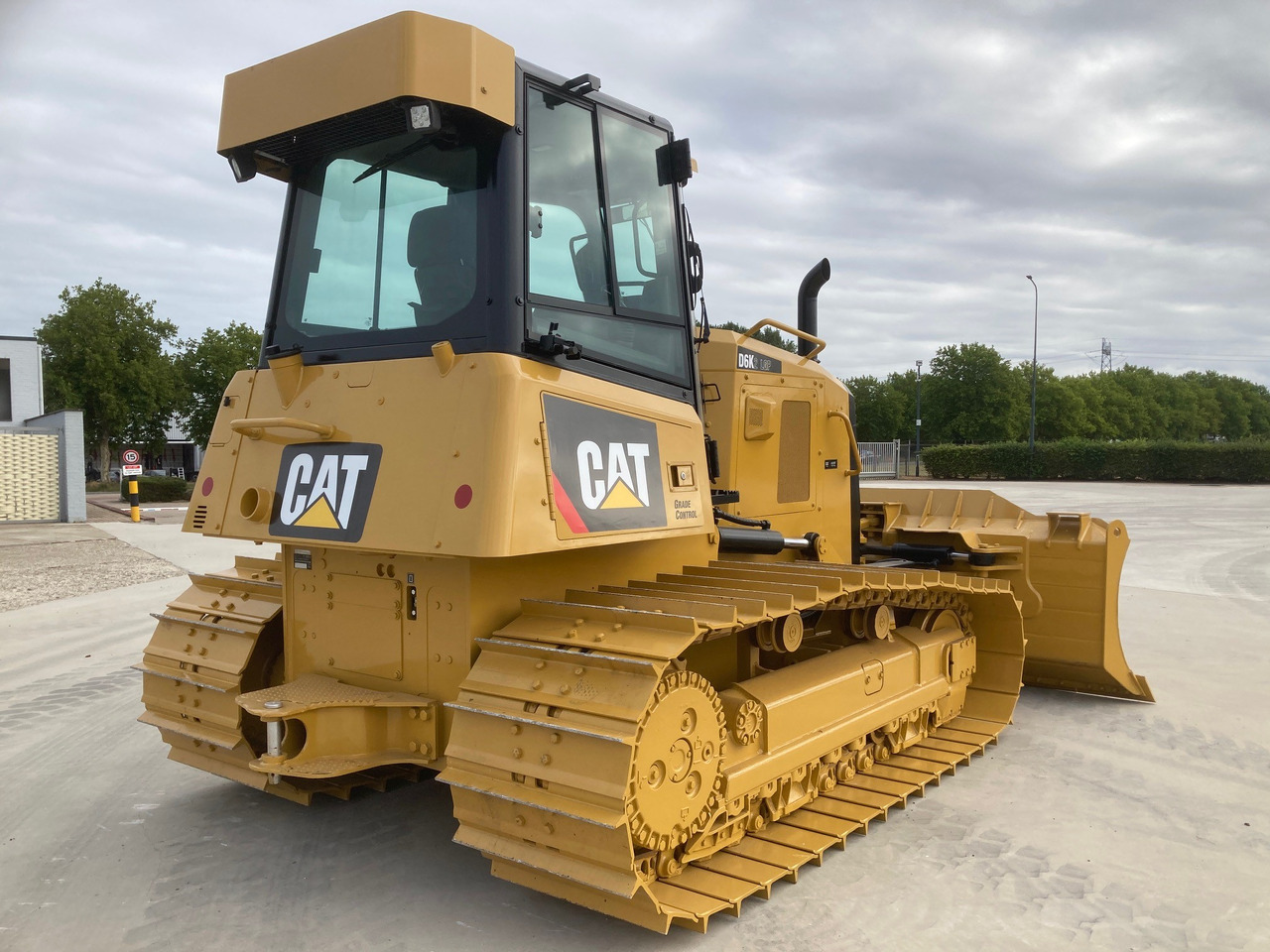 CATERPILLAR D6K2 LGP - Buldozer: obrázek 4 CATERPILLAR D6K2 LGP - Buldozer: obrázek 4