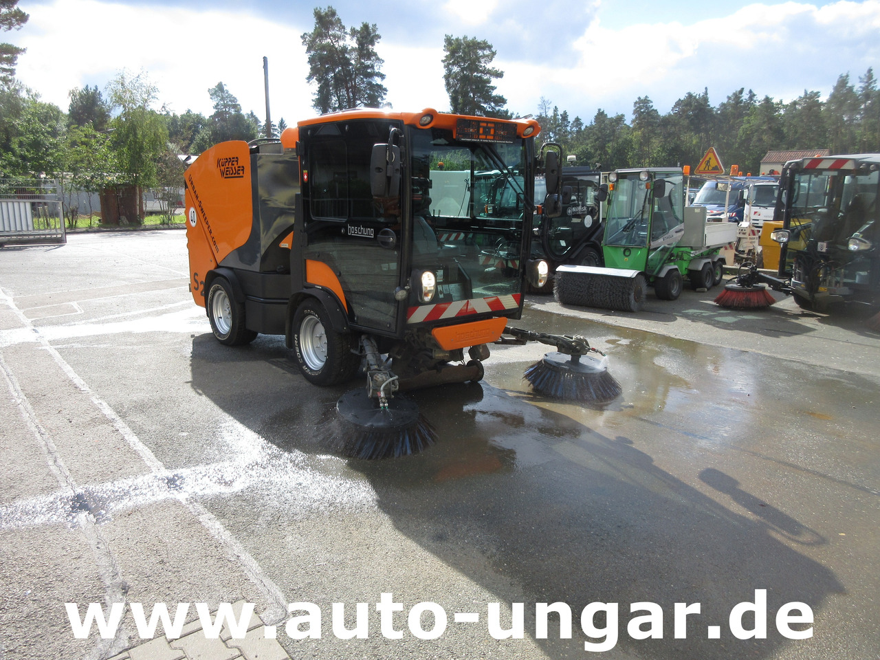 Boschung S2 Küpper-Weisser Kehrmaschine Urban Sweeper 2m³ Knicklenkung 40km/h - Zametací vůz: obrázek 1 Boschung S2 Küpper-Weisser Kehrmaschine Urban Sweeper 2m³ Knicklenkung 40km/h - Zametací vůz: obrázek 1
