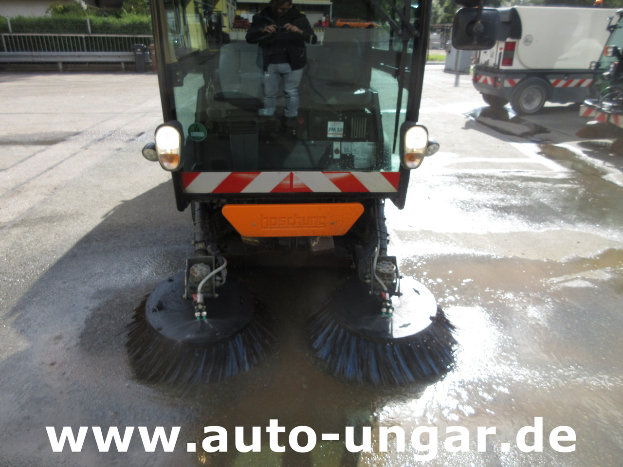Boschung S2 Küpper-Weisser Kehrmaschine Urban Sweeper 2m³ Knicklenkung 40km/h - Zametací vůz: obrázek 3 Boschung S2 Küpper-Weisser Kehrmaschine Urban Sweeper 2m³ Knicklenkung 40km/h - Zametací vůz: obrázek 3