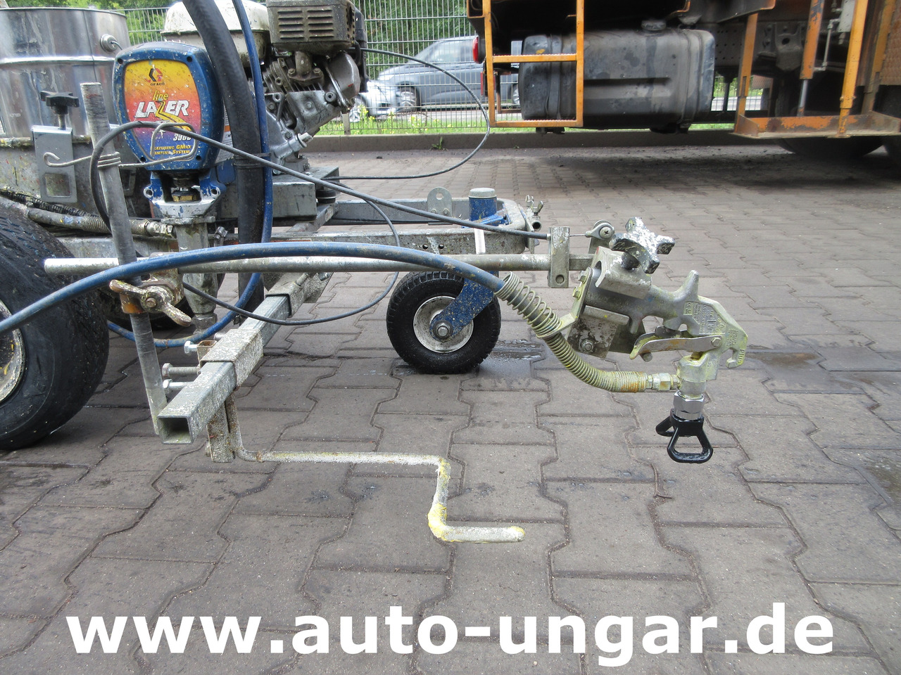 Graco LineLazer II 3900 Airless Roadmarking Machine Hofmann Markiermaschine - Technika pro ukládaní asfaltu: obrázek 2 Graco LineLazer II 3900 Airless Roadmarking Machine Hofmann Markiermaschine - Technika pro ukládaní asfaltu: obrázek 2