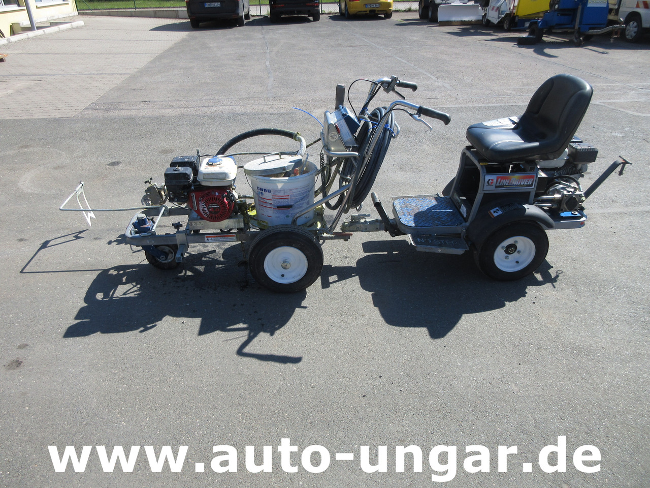 Graco LineLazer III 3900 Linedriver ride-on striper Roadmarking Straßenmarkierung - Technika pro ukládaní asfaltu: obrázek 3 Graco LineLazer III 3900 Linedriver ride-on striper Roadmarking Straßenmarkierung - Technika pro ukládaní asfaltu: obrázek 3