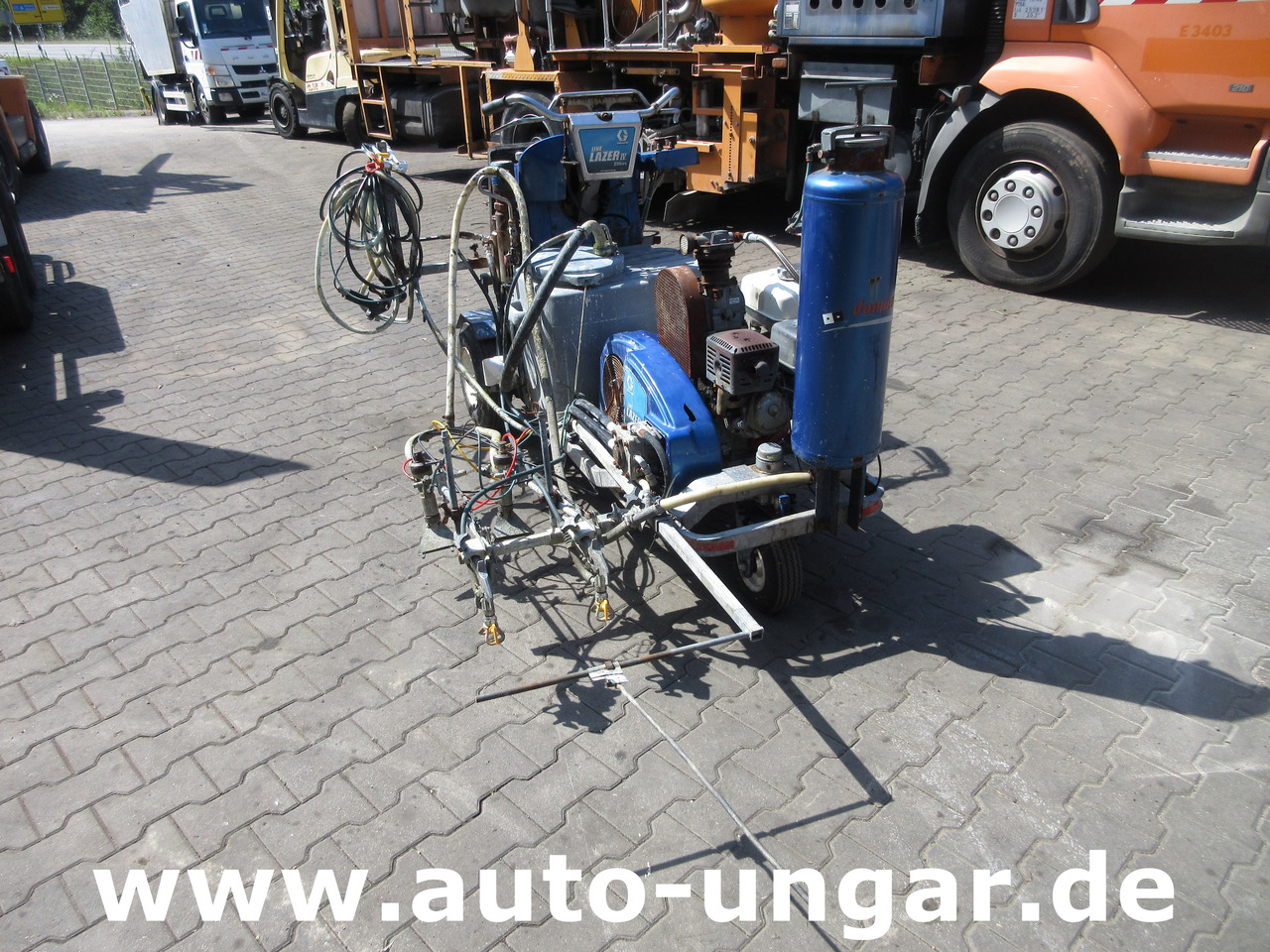 Graco LineLazer IV 250 SPS selbstfahrend Airless Perlen Roadmarking Straßenmarkierung - Technika pro ukládaní asfaltu: obrázek 2 Graco LineLazer IV 250 SPS selbstfahrend Airless Perlen Roadmarking Straßenmarkierung - Technika pro ukládaní asfaltu: obrázek 2