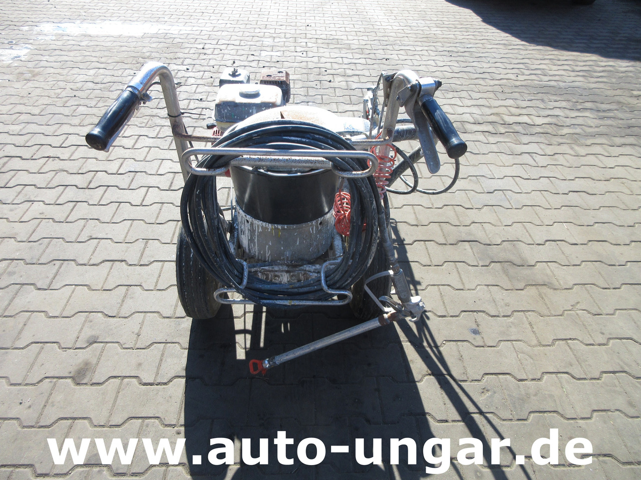 Graco LineLazer Striper GM 5000 Airless Roadmarking Machine Straßenmarkierung - Technika pro ukládaní asfaltu: obrázek 4 Graco LineLazer Striper GM 5000 Airless Roadmarking Machine Straßenmarkierung - Technika pro ukládaní asfaltu: obrázek 4