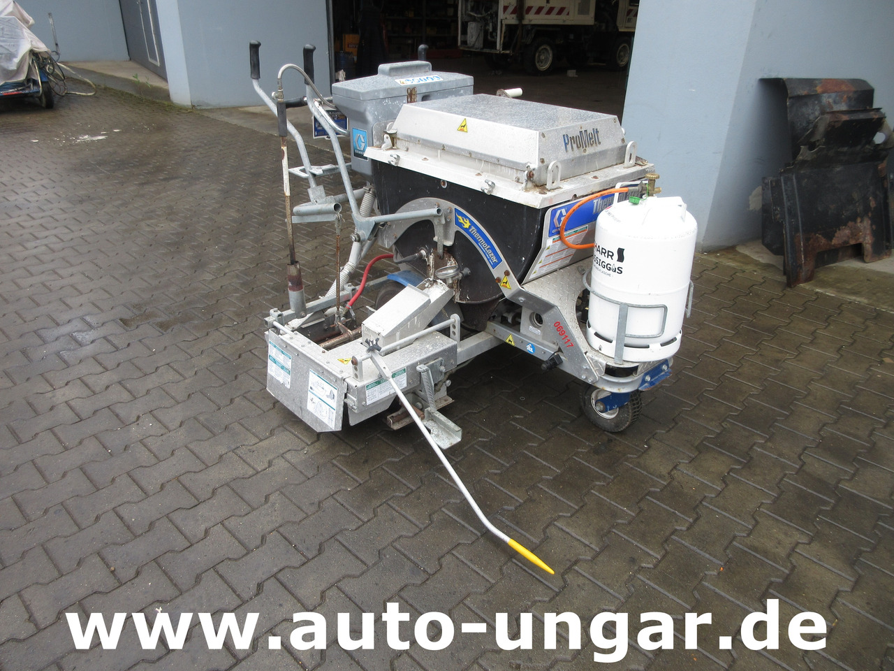 Graco ProMelt Thermolazer LineLazer 24H624 Baujahr 2022 Thermoplastic Roadmarking - Technika pro ukládaní asfaltu: obrázek 2 Graco ProMelt Thermolazer LineLazer 24H624 Baujahr 2022 Thermoplastic Roadmarking - Technika pro ukládaní asfaltu: obrázek 2