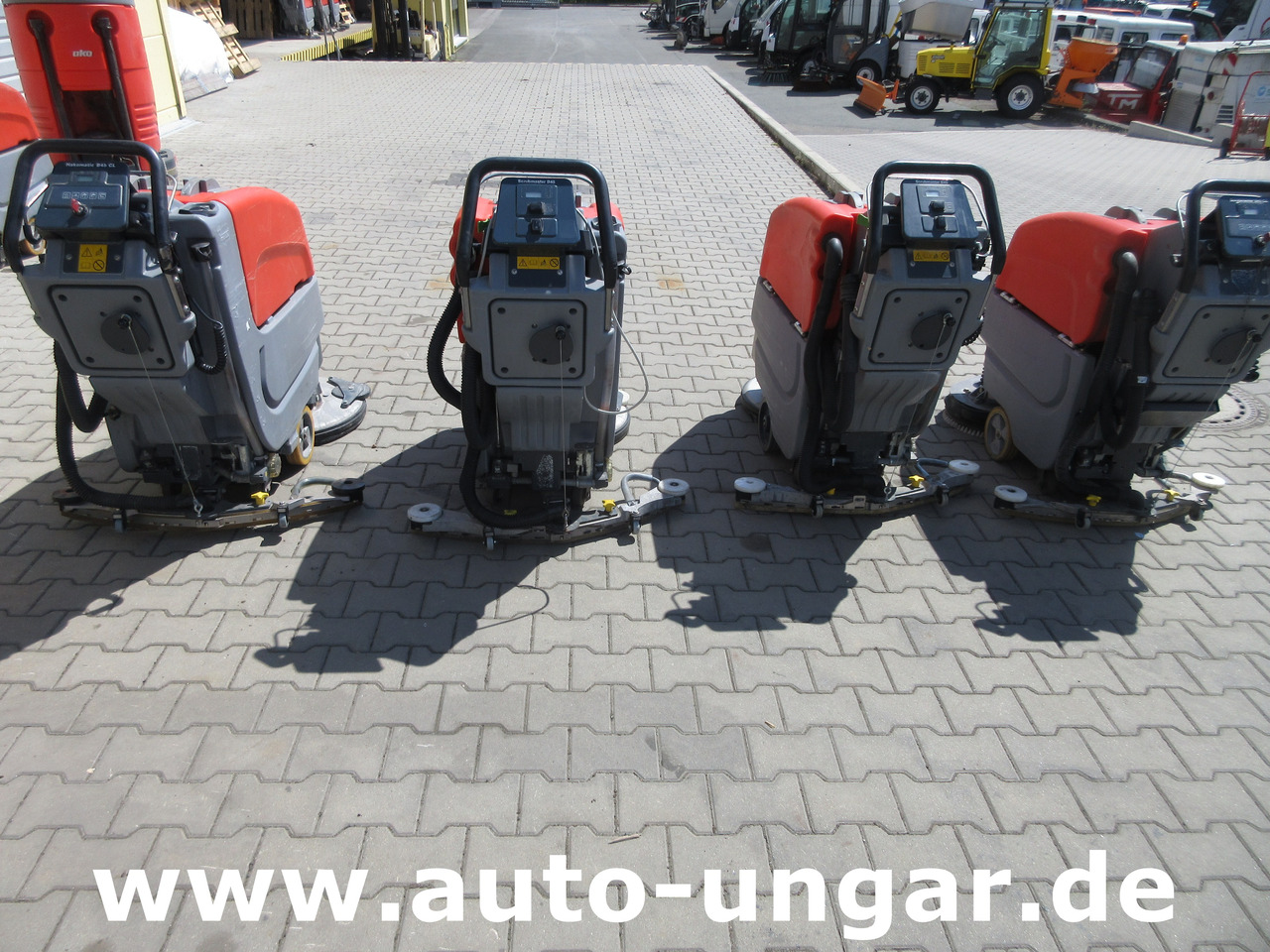 Hako B45 Scheuersaugmaschine B45CL eigener Antrieb Scrubber - Podlahový mycí stroj: obrázek 2 Hako B45 Scheuersaugmaschine B45CL eigener Antrieb Scrubber - Podlahový mycí stroj: obrázek 2