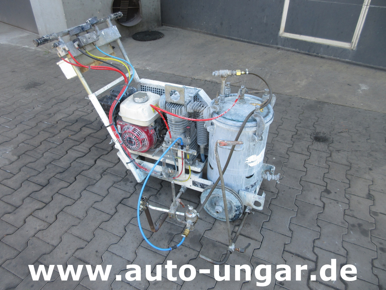 Hofmann H5-1 Straßenmarkierungsmaschine Roadmarking Machine Graco Markiermaschine - Technika pro ukládaní asfaltu: obrázek 1 Hofmann H5-1 Straßenmarkierungsmaschine Roadmarking Machine Graco Markiermaschine - Technika pro ukládaní asfaltu: obrázek 1