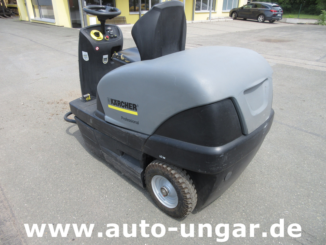 KÄRCHER KM 100/100 RBP Pack 1.280-112.0 elektrische Parkplatzkehrmaschine Hallenkehrmaschine Elektro - Zametací vůz: obrázek 5 KÄRCHER KM 100/100 RBP Pack 1.280-112.0 elektrische Parkplatzkehrmaschine Hallenkehrmaschine Elektro - Zametací vůz: obrázek 5