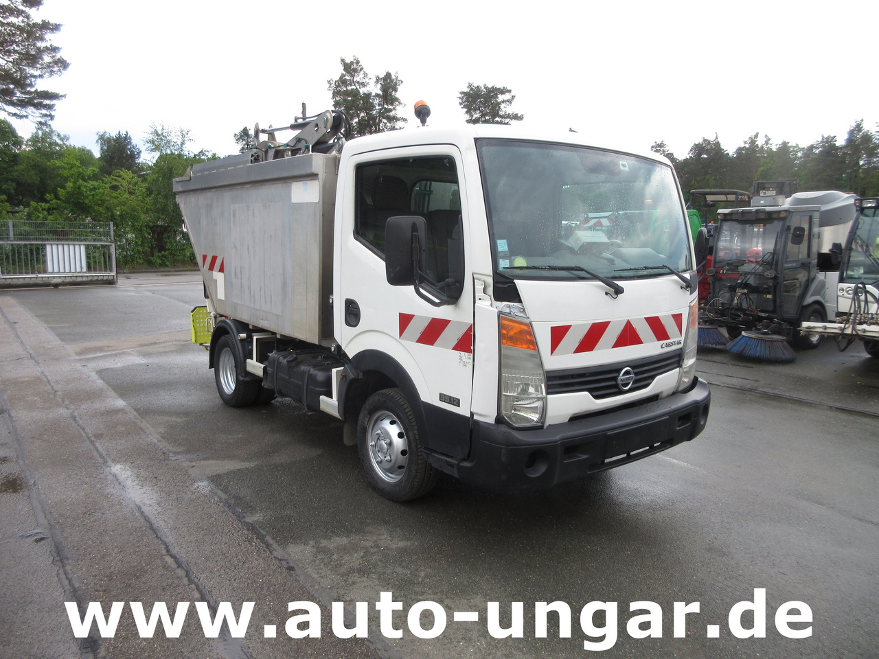NISSAN Cabstar Faun City - Provence Benne Müllwagen Lifter Presse Kipper 3.500kg - Vůz na odvoz odpadků: obrázek 1 NISSAN Cabstar Faun City - Provence Benne Müllwagen Lifter Presse Kipper 3.500kg - Vůz na odvoz odpadků: obrázek 1