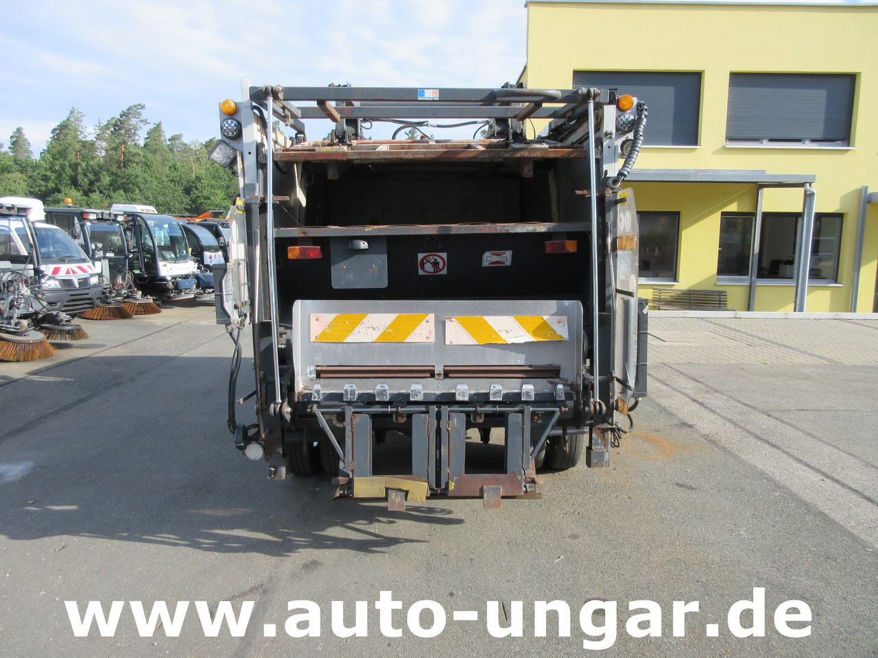 Nissan Cabstar 35.14 Mecagil Lebon Müllwagen BOM Garbage Truck 3.500kg - Vůz na odvoz odpadků: obrázek 5 Nissan Cabstar 35.14 Mecagil Lebon Müllwagen BOM Garbage Truck 3.500kg - Vůz na odvoz odpadků: obrázek 5