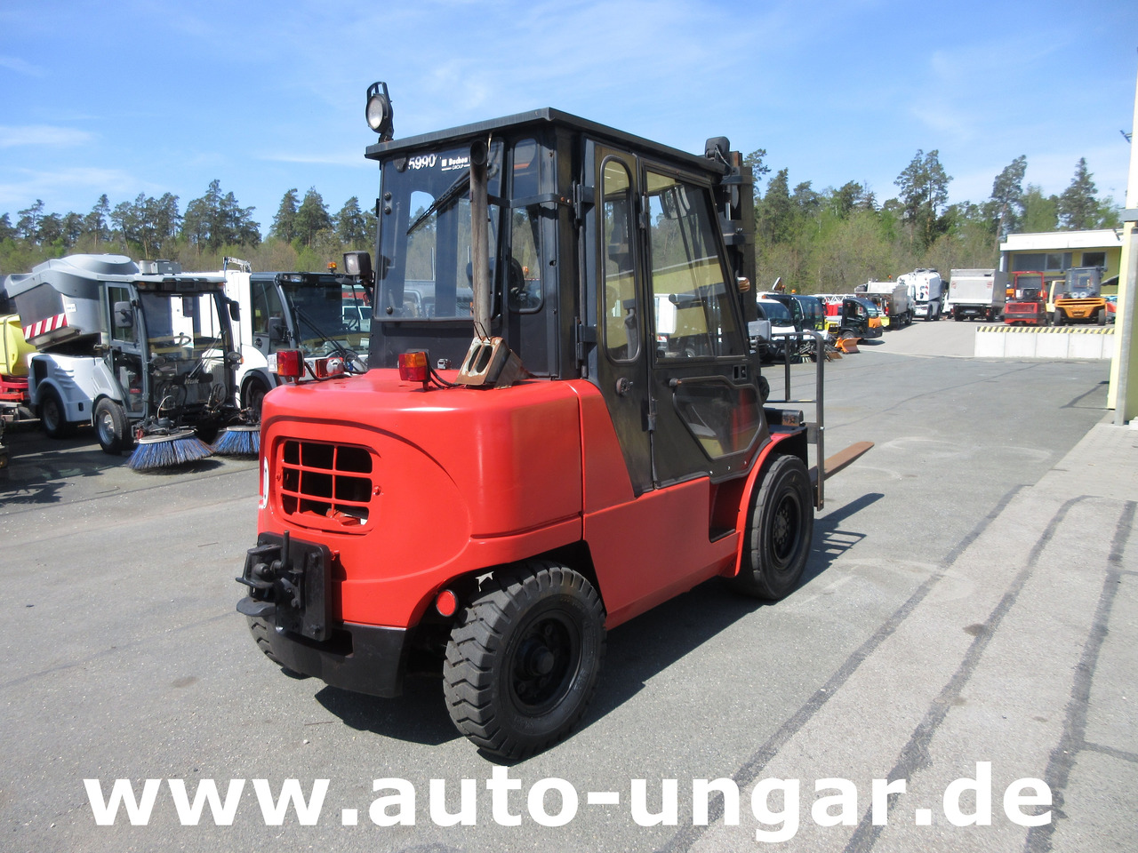 Nissan F04D 400 Diesel Gabelstapler 4.000kg Motorschaden Bj. 2002 - Dieselový vysokozdvižný vozík: obrázek 3 Nissan F04D 400 Diesel Gabelstapler 4.000kg Motorschaden Bj. 2002 - Dieselový vysokozdvižný vozík: obrázek 3