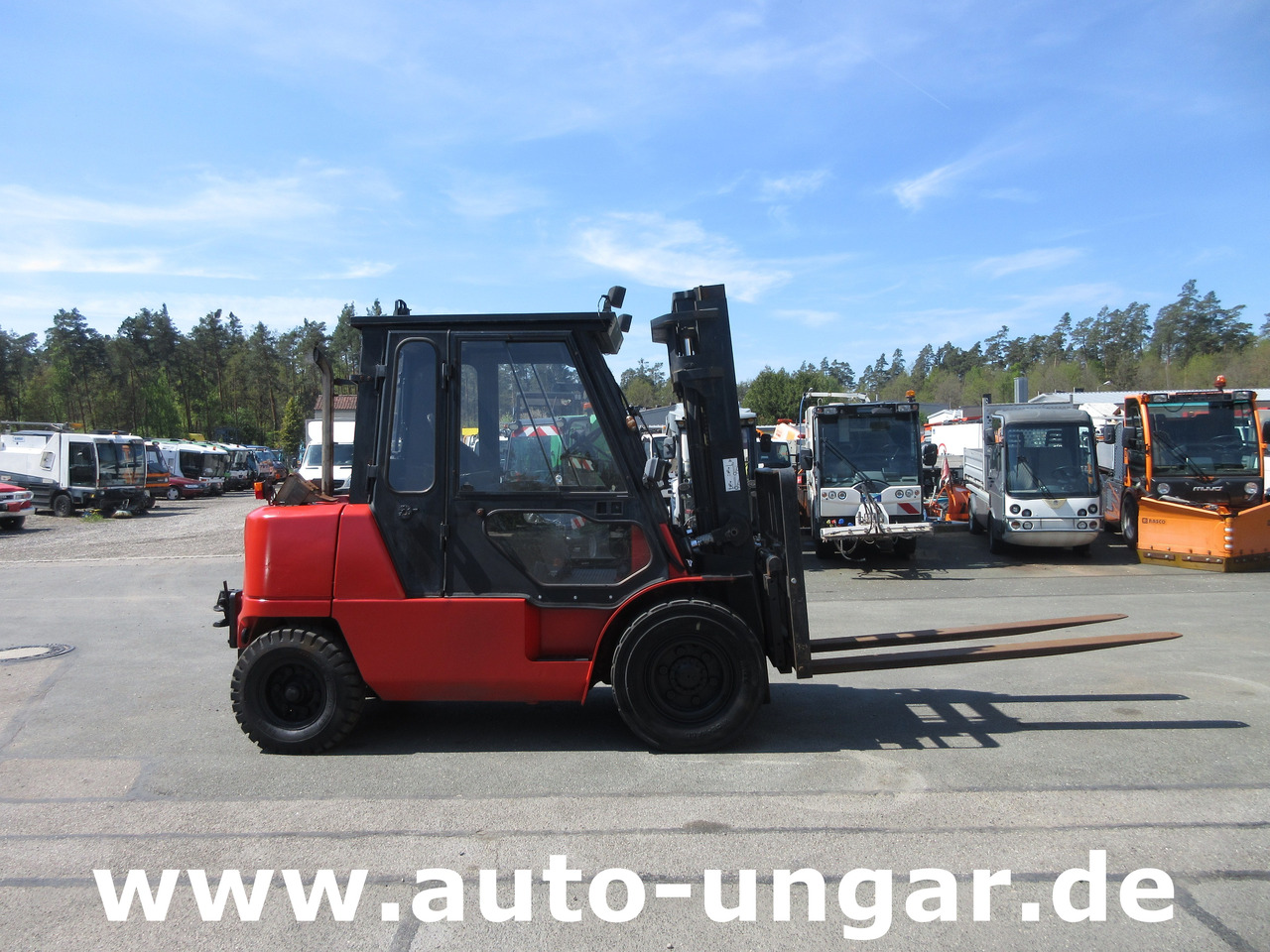 Nissan F04D 400 Diesel Gabelstapler 4.000kg Motorschaden Bj. 2002 - Dieselový vysokozdvižný vozík: obrázek 2 Nissan F04D 400 Diesel Gabelstapler 4.000kg Motorschaden Bj. 2002 - Dieselový vysokozdvižný vozík: obrázek 2