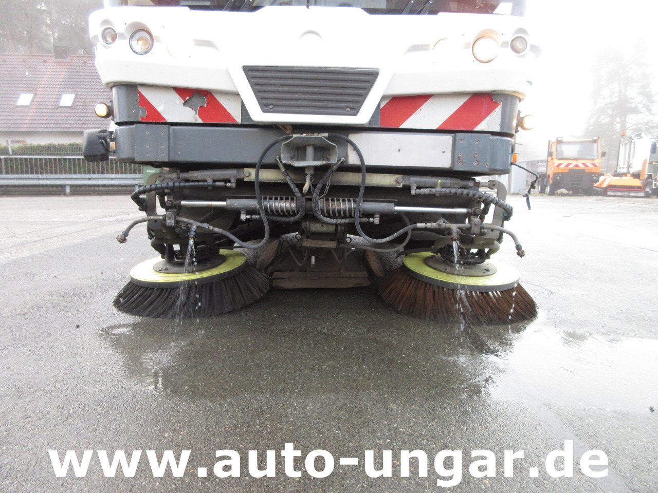 RAVO 545 Compact Kehrmaschine 5m³ Kommunalfahrzeug Baujahr 2010 streetsweeper - Průmyslový zametací stroj: obrázek 2 RAVO 545 Compact Kehrmaschine 5m³ Kommunalfahrzeug Baujahr 2010 streetsweeper - Průmyslový zametací stroj: obrázek 2