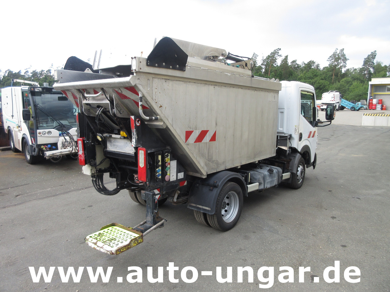 RENAULT Maxity 3.500kg Faun Provence Benne Müllwagen 5m³ Alumulde mit Presse - Vůz na odvoz odpadků: obrázek 5 RENAULT Maxity 3.500kg Faun Provence Benne Müllwagen 5m³ Alumulde mit Presse - Vůz na odvoz odpadků: obrázek 5