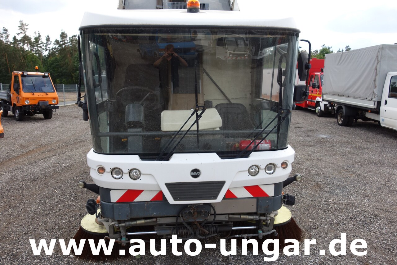 Ravo C540 / 530 Kehrmaschine - Kärcher - Heckabsaugung - Motorschaden - Zametací vůz: obrázek 3 Ravo C540 / 530 Kehrmaschine - Kärcher - Heckabsaugung - Motorschaden - Zametací vůz: obrázek 3
