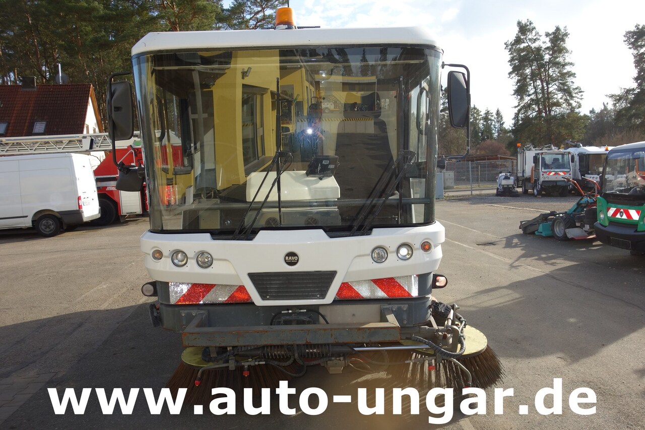 Ravo CR 540 Bj. 2013 Kehrmschine Straßenkehrer Streetsweeper Kommunalfahrzeug - Zametací vůz: obrázek 2 Ravo CR 540 Bj. 2013 Kehrmschine Straßenkehrer Streetsweeper Kommunalfahrzeug - Zametací vůz: obrázek 2