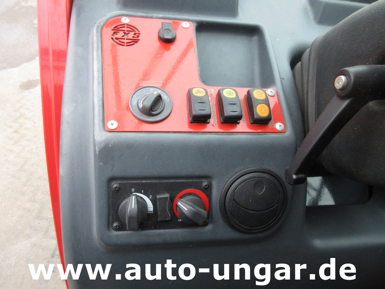 Příkopová sekačka Sauerburger Grip 4 - 75 Standard Hangschlepper Bergtraktot Aebi TT Reform Metrac: obrázek 10