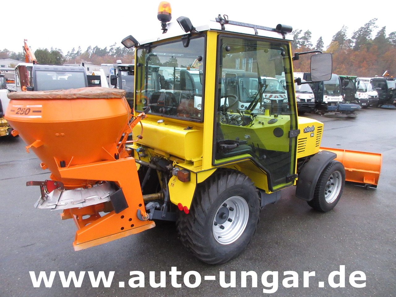 Schanzlin 304 Diesel 4x4 Winterdienst Pflug & Streuer 2-Sitzer Zapfwelle - Komunální traktor: obrázek 5 Schanzlin 304 Diesel 4x4 Winterdienst Pflug & Streuer 2-Sitzer Zapfwelle - Komunální traktor: obrázek 5