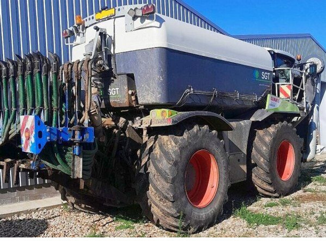 Claas Xerion 4000/783 + SGT(Bauer) - Rozmetadlo chlévské mrvy: obrázek 1 Claas Xerion 4000/783 + SGT(Bauer) - Rozmetadlo chlévské mrvy: obrázek 1