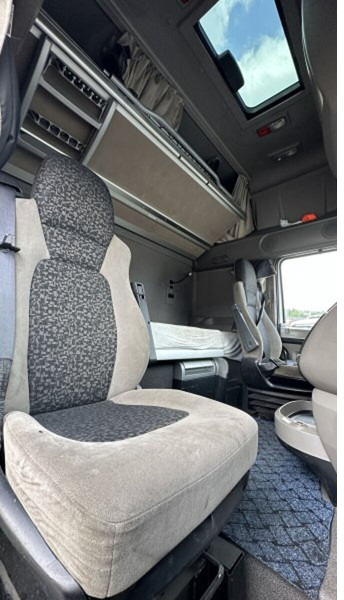 Plachtový nákladní auto DAF 6x2 FX105.460 EEV BDF 7.2m Kogel retarder automat: obrázek 8 Plachtový nákladní auto DAF 6x2 FX105.460 EEV BDF 7.2m Kogel retarder automat: obrázek 8