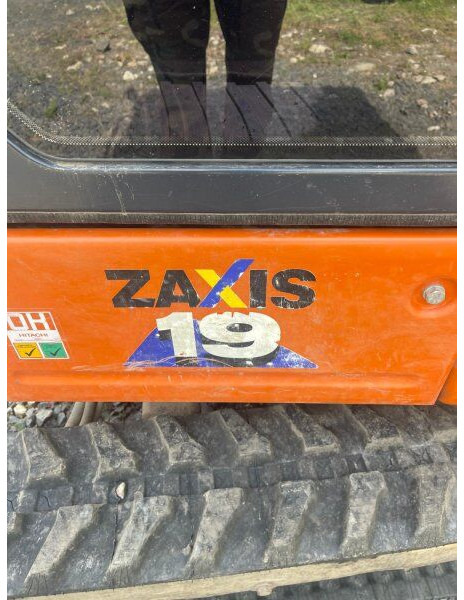 Hitachi ZX19 (Zaxis) - Mini rýpadlo: obrázek 4 Hitachi ZX19 (Zaxis) - Mini rýpadlo: obrázek 4