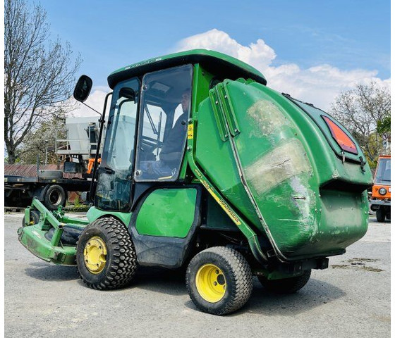 John Deere 1565 Serie II 4WD + MCS 600H - Sekačka na trávu: obrázek 3 John Deere 1565 Serie II 4WD + MCS 600H - Sekačka na trávu: obrázek 3