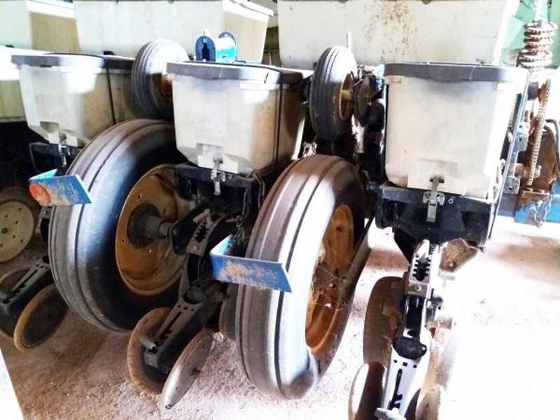 Kinze 3000 (8x lines 75 - Přesný secí stroj: obrázek 3 Kinze 3000 (8x lines 75 - Přesný secí stroj: obrázek 3