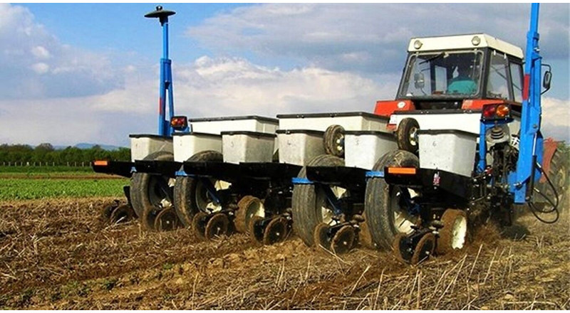 Kinze 3000 (8x lines 75 - Přesný secí stroj: obrázek 1 Kinze 3000 (8x lines 75 - Přesný secí stroj: obrázek 1
