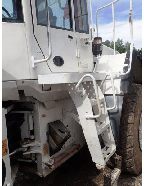 Komatsu WA 380-6 - Kolový nakladač: obrázek 5 Komatsu WA 380-6 - Kolový nakladač: obrázek 5
