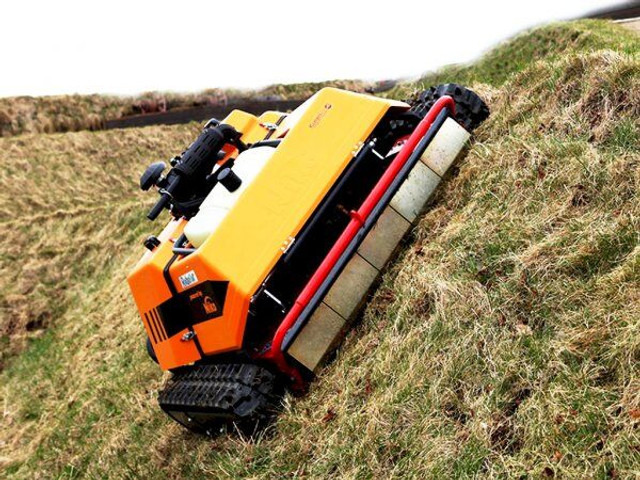 KommTek/NIKO - RoboFlail ONE (700kg/122cm profi) - Sekačka na trávu: obrázek 1 KommTek/NIKO - RoboFlail ONE (700kg/122cm profi) - Sekačka na trávu: obrázek 1
